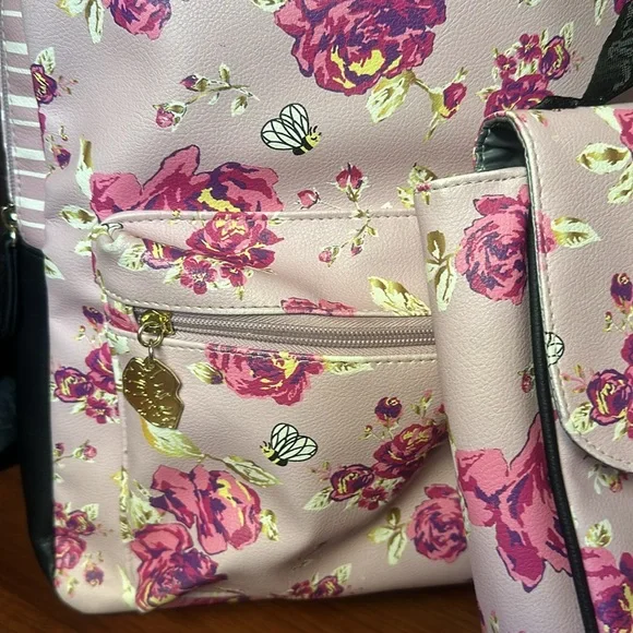 Back pack, Betsey Johnson - Picture 3 of 9